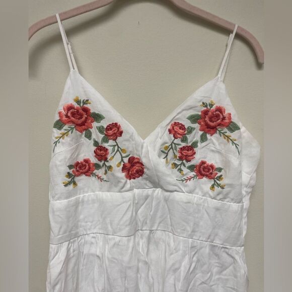 Trixxi White Bodice Embroidered Floral V Neck Cupcake Dress SZ L - Picture 2 of 8